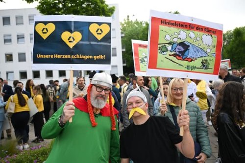 Commerzbank-Beschäftigte protestieren gegen Übernahme