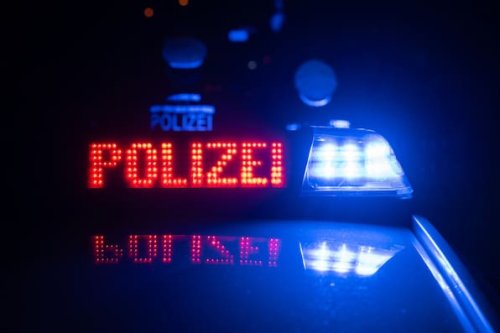 Geisterfahrer auf A9: Polizei stoppt demoliertes Fahrzeug nach sechs Kilometern