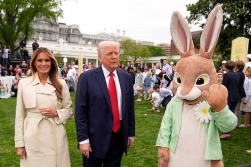 „Easter Egg Roll“ am Weißen Haus: Donald Trump tritt mit Osterhase auf