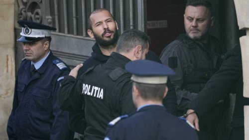 Einspruch abgelehnt: Influencer Andrew Tate bleibt in Rumänien in U-Haft