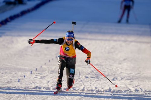 Biathlon: Franziska Preuß gewinnt Sprint-Krimi vor Lou Jeanmonnot