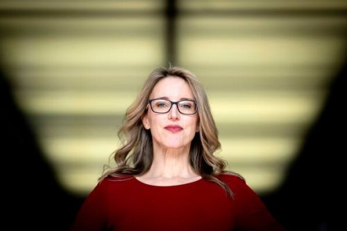 Würden Sie sich einen Chip von Elon Musk implantieren lassen, Frau Buyx?