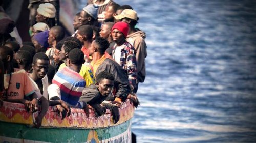 Urlauber und Geflüchtete auf den Kanaren: Die tödliche Atlantik-Route im Fokus
