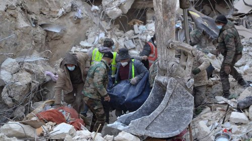 „Die Retter weigern sich aufzugeben“: Nach Erdbeben steigt Zahl der Todesopfer auf über 16.000