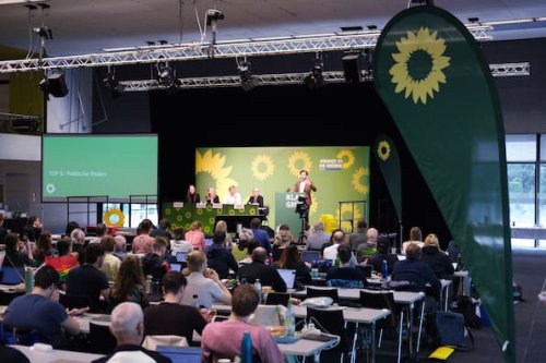 Grünen-Parteitag bei Leipzig: Banaszak fordert AfD-Verbotsverfahren – „bevor es zu spät ist“