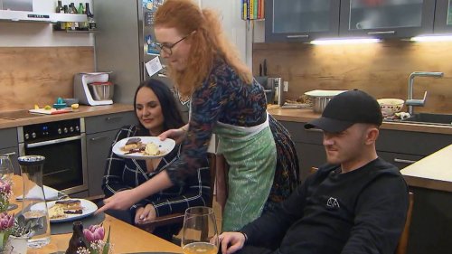 „Die Kunst der Grammabmessung“: „Dinner“-Gastgeberin Daniela hält nichts von Improvisation
