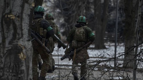 Kämpfe um Bachmut: Russland ersetzt wohl Wagner-Söldner mit eigenen Truppen