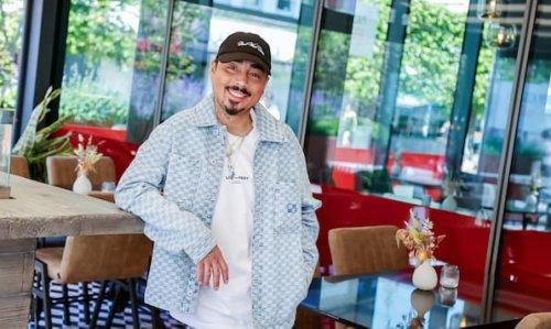 Tony Bauer: Der Comedian lacht, auch wenn der Rucksack schwer ist