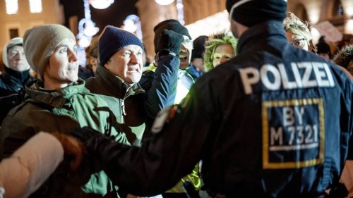 Per Haftbefehl gesucht: Fast 600 Rechtsextreme in Deutschland untergetaucht