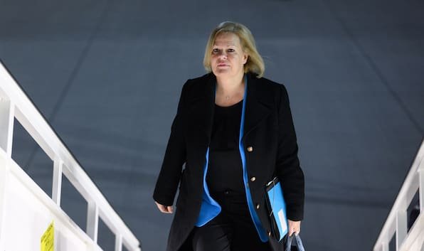 Syrien: Terroranschlag auf Faeser geplant? Innenministerin bricht Reise ab