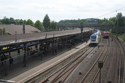 Harburg: Schlafender Mann im Gleis verursacht Zug-Verspätungen