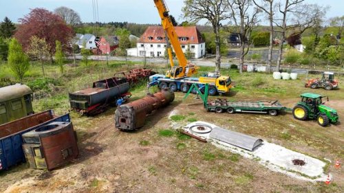 Dampflok 528077: Warum Steffen Lücking sie in seinem Garten zersägen ließ