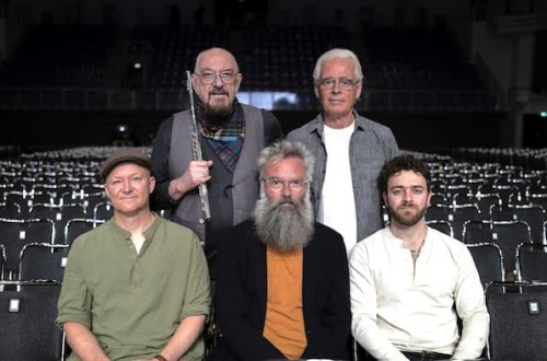 Jethro Tull ist zurück: Neues Album „Curious Ruminant“ rockt die Flöte wie nie zuvor