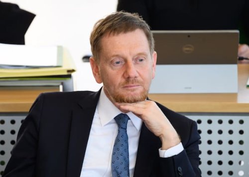 Sachsen: Ministerpräsident Kretschmer gibt Job-Garantie - und fordert Effizienz