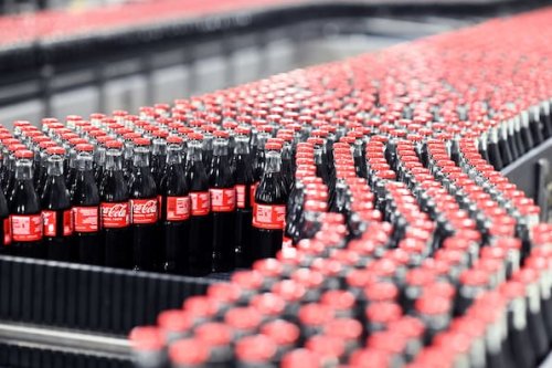 Coca Cola, Nike, Tesla: Mehrheit der Europäer will US-Produkte boykottieren