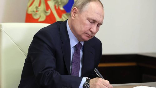 Putin unterzeichnet Gesetz gegen LGBTQ-„Propaganda“ – Verbot für bestimmte Filme und Bücher