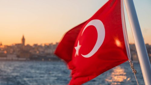 Frau sammelt Steine im Türkei-Urlaub - nun droht Haftstrafe