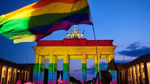 Nach Terroranschlag von Oslo: Lesben- und Schwulenverband macht Druck auf Faeser