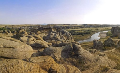 The ULTIMATE Guide to Visiting Writing-on-Stone Provincial Park (for 2022)