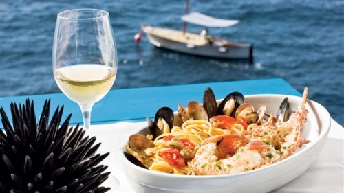 Go on a Culinary Island-Hopping Trip in the Bay of Naples