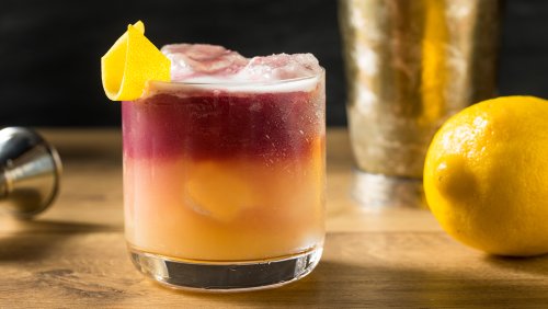 From the Gold Rush to the New York Sour: 7 Refreshing Whiskey Cocktails Perfect for Summer