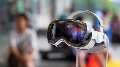 Google and Samsung Are Teaming Up to Make a Mixed-Reality Headset