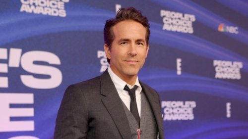 Ryan Reynolds Just Proved the Right Strap Can Give the Apple Watch a Whole New Look