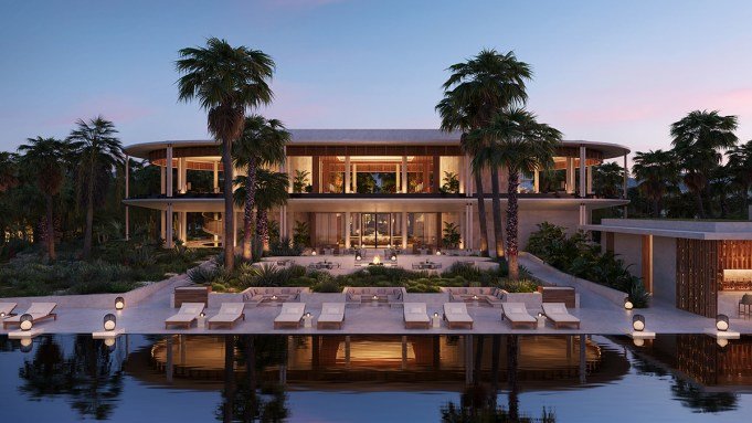 Hotel Reviewer Ryan Walker Claims Aman’s New Resort Canceled His Stay and Called the Cops on Him