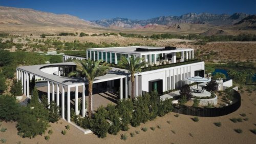Inside a Las Vegas Home That Embodies Classic Desert Modernism