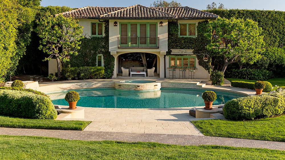 Steven Seagal’s 3.4 Million Fortified Mansion in Arizona Is Fitted With Bulletproof Glass