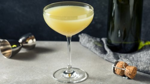 How to Make a Death in the Afternoon, Hemingway’s Very Own Sparkling Absinthe Cocktail