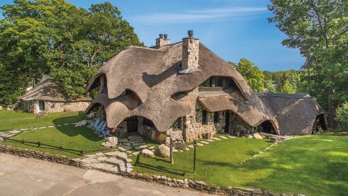 This $4.5 Million ‘Mushroom House’ in Michigan Will Let You Channel Your Inner Frodo