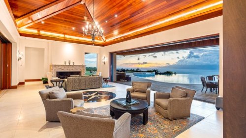 A Former MLB Player’s $26.9 Million Hawaiian Estate Has Two Putting Greens and a Swim-Up Bar