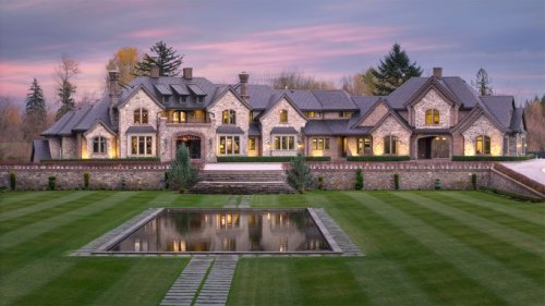 This Sprawling $25 Million Estate in Canada Neighbors an 18-Hole Golf Course