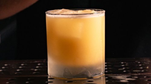 How to Make a Gold Rush, a Good Bourbon Cocktail Made Great by a ‘Regal Shake’