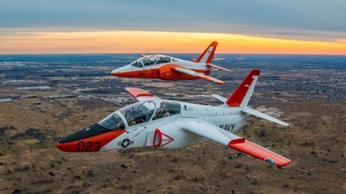 Want to Fly Like Maverick? These Flight Schools Will Help You Live Out Your ‘Top Gun’ Fighter Jet Fantasies