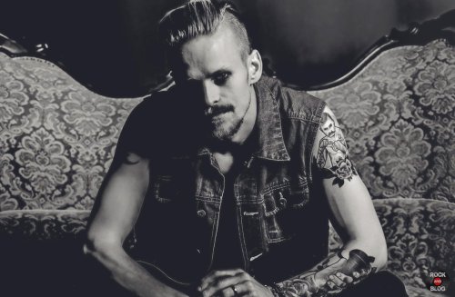 Erik Grönwall ex-vocalista de H.E.A.T lucha con la leucemia