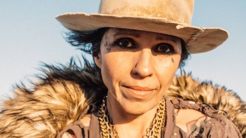 Linda Perry Opens Up About Self-Abuse, Nonstop Hustle in 'Let It Die Here' Trailer