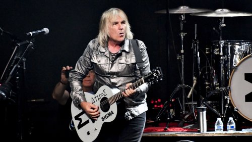 Alarm Frontman Mike Peters Dead at 66