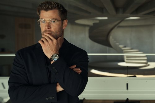 'Spiderhead': Chris Hemsworth Goes Deranged Pharma Bro in a Soulless Anti-Tech Screed