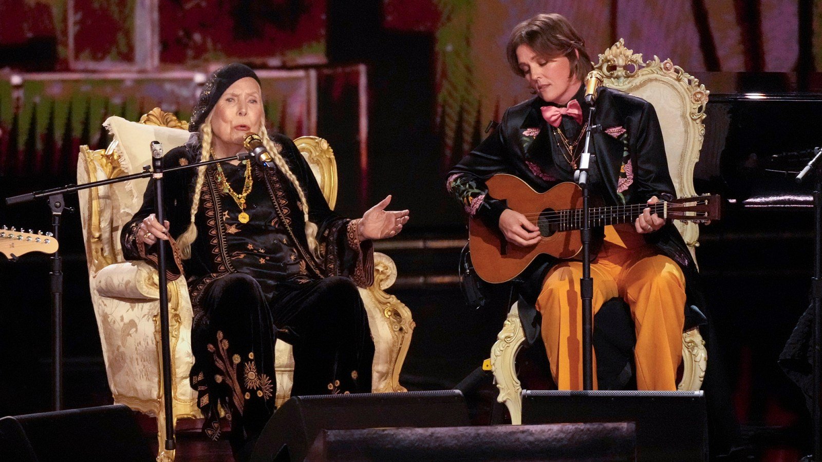 Joni Mitchell Makes Grammys Performance Debut With Stunning, Emotional 'Both Sides Now'