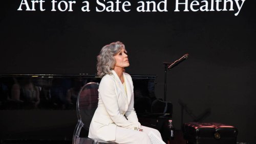 Jane Fonda on Politicians Backed by Big Oil: 'Vote Them Out'