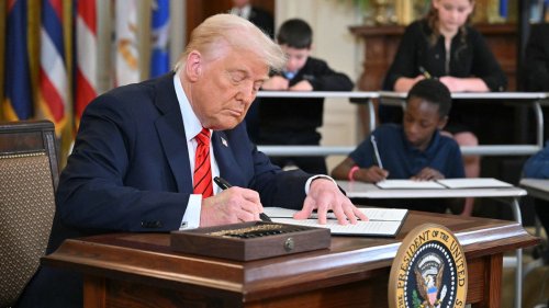 Trump Signs Executive Order to 'Eliminate' Education Department
