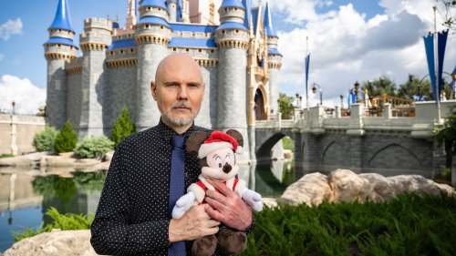 Watch Smashing Pumpkins Confound Viewers With Christmas Performance at Walt Disney World