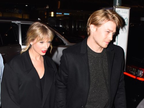 Taylor Swift's Publicist Shuts Down 'Insane' Rumor That Singer Secretly Married Joe Alwyn