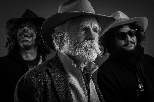 Bob Weir and Wolf Bros Plan New Year’s Eve Concert Stream
