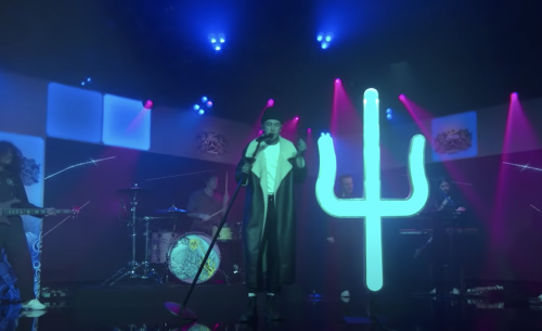 Watch Twenty One Pilots' Hypnotic Performance of 'The Outside' on 'Kimmel'
