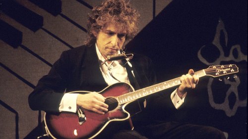 Flashback: Bob Dylan Covers Leonard Cohen's 'Hallelujah'