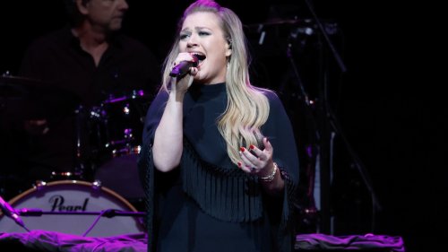 Kelly Clarkson Stuns and Keith Urban Surprises at Ronnie Milsap's Final Concert