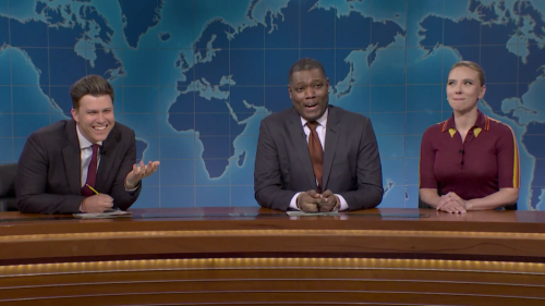 'SNL' Weekend Update: Michael Che Apologizes to Scarlett Johansson for That One Joke